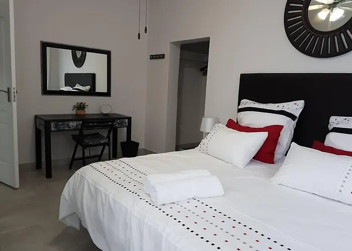 4 Bedroom House With Lovely Sea Views.