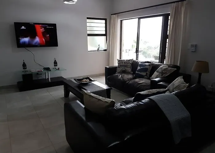 4 Bedroom House With Lovely Sea Views.