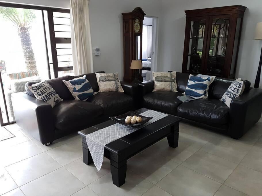 4 Bedroom House With Lovely Sea Views. Holiday home *