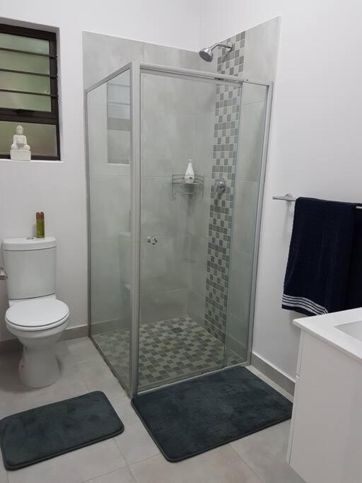 4 Bedroom House With Lovely Sea Views. * Ballito
