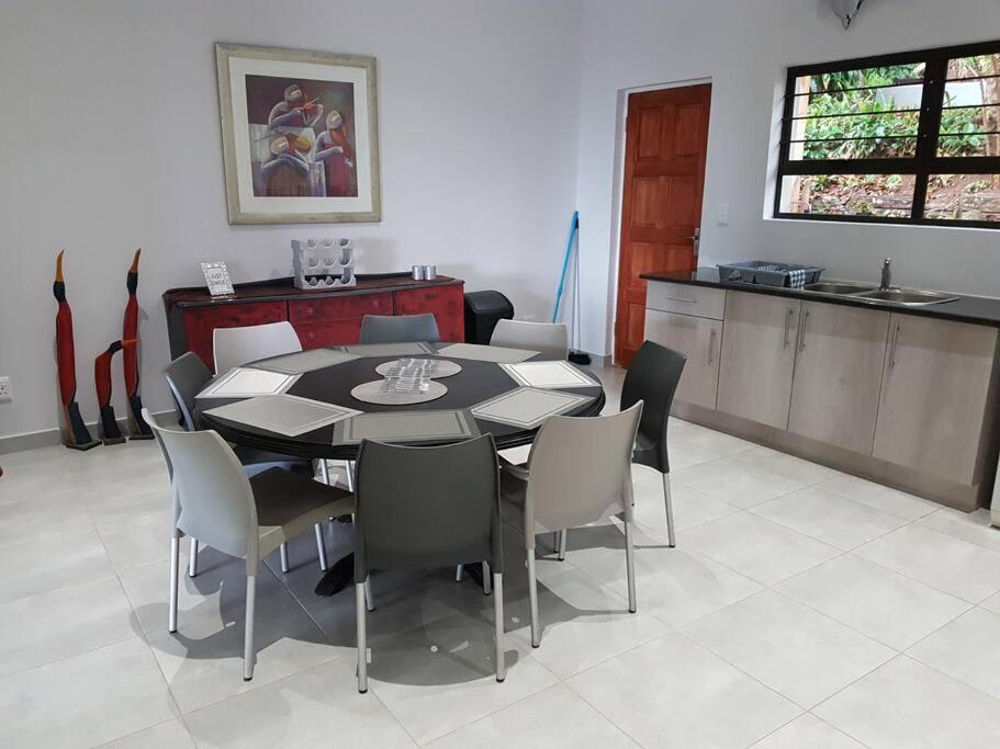 4 Bedroom House With Lovely Sea Views. Ballito